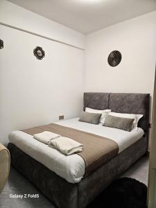 A bed or beds in a room at City haven Accommodation studios by Jeyem-Nandwa Ivy kileleshwa