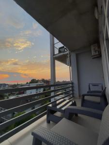 Rõdu või terrass majutusasutuses Kolkhi Guest House