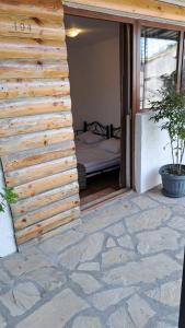 Rúm í herbergi á mood hotel kazbegi garden