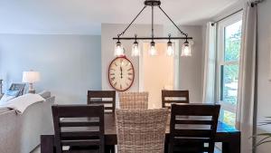 Χώρος καθιστικού στο 3068 Seascape - Stunning Views!! Deck with Pool Access, Easy Access to Beach &, Shops