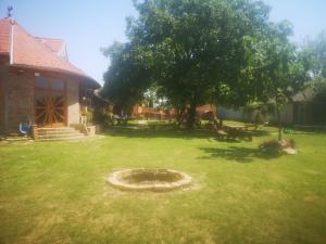 Jardín al aire libre en CycloCamp & Hostel