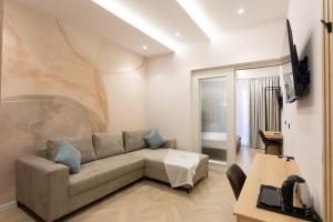 TV a/nebo společenská místnost v ubytování Nayel Hotel