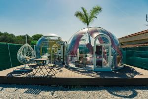 Herní místnost nebo prostor pro děti v ubytování J&L Glamping
