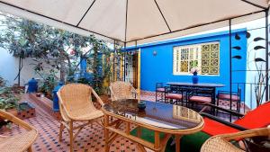 Posezení v ubytování Taddart, C'est chez vous, tout simplement.