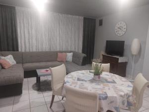 Χώρος καθιστικού στο Sandra Apartmani 2