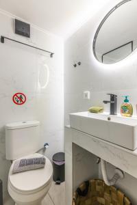 A bathroom at Stef&Art Old Town House Még 37 kép