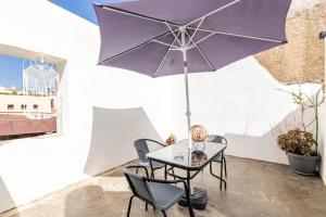 A balcony or terrace at Stef&Art Old Town House