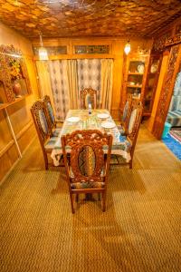 Gallery image of The Altaf Group Of Houseboats in Srinagar