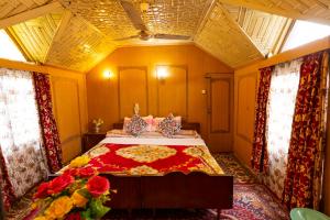Gallery image of The Altaf Group Of Houseboats in Srinagar