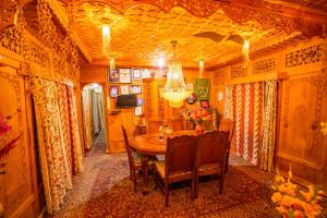 Gallery image of The Altaf Group Of Houseboats in Srinagar