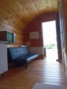 Afbeelding uit fotogalerij van cht'i roulotte in La Neuville-du-Bosc