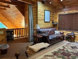 Χώρος καθιστικού στο Glens of Antrim Mountain Cabin