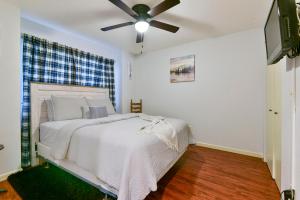 Ένα ή περισσότερα κρεβάτια σε δωμάτιο στο Beautiful Branson Getaway-Next to Silver Dollar City &Tablerock-Family Amenities +51 φωτογραφίες