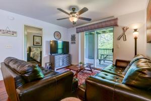 Μια τηλεόραση ή/και κέντρο ψυχαγωγίας στο Beautiful Branson Getaway-Next to Silver Dollar City &Tablerock-Family Amenities