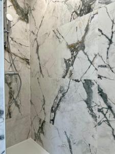 Ένα μπάνιο στο Suite luxueuse au château de Saint Vitu 104 +31 φωτογραφίες