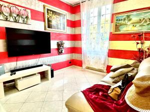 TV a/nebo společenská místnost v ubytování The Comfort apartment
