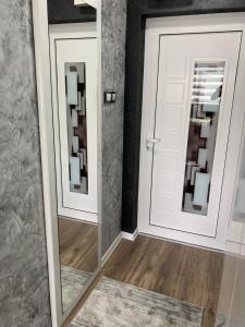 תמונה מהגלריה של Apartman Aleksandar 2 בנובה וארוש
