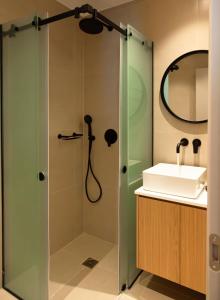 A bathroom at Ariadne Suites