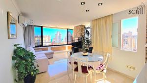 Posedenie v ubytovaní Precioso apartamento con vistas al mar