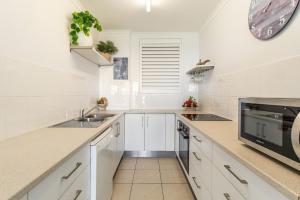 Η κουζίνα ή μικρή κουζίνα στο Craigmore 5 - Fantastic Ocean Views +16 φωτογραφίες