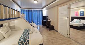 Fotografie z fotogalerie ubytování Casa Almarenzo Bed & Breakfast v destinaci Bolinao