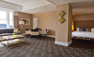 Voodi või voodid majutusasutuse Berkeley Oceanfront Hotel toas