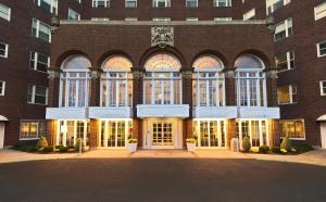 Majutusasutuse Berkeley Oceanfront Hotel fassaad või sissepääs