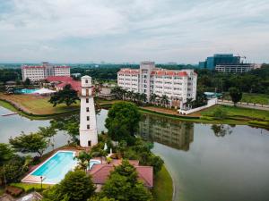 Bazén v ubytování Sotogrande Iloilo Hotel nebo v jeho okolí
