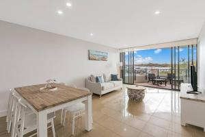 Χώρος καθιστικού στο Beachside Paradise at Cotton Beach 44