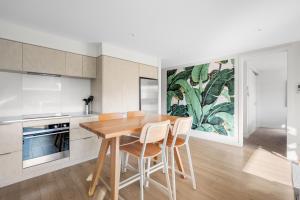 Dapur atau dapur kecil di Apartments on Helwick