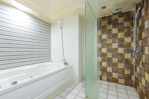 Koupelna v ubytování FromH J Hotel Osan