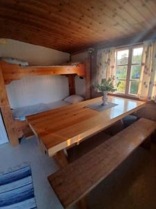 Posezení v ubytování Höljes Camping & Ställplatser