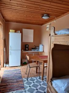 Kuchyň nebo kuchyňský kout v ubytování Höljes Camping & Ställplatser