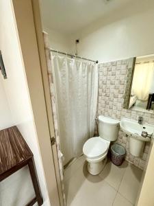 Koupelna v ubytování LOC Residence Inn + 21 fotografií