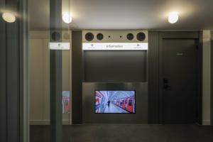 Time Terminal Hotel Daejeon 2nd by AanK tesisinde bir televizyon ve/veya eğlence merkezi