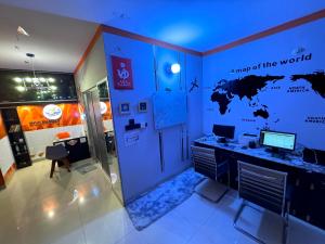 Телевизор и/или развлекательный центр в Hostel by zooFamily