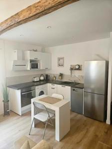 Fotografie z fotogalerie ubytování "La Tour", Logement cosy, au calme v destinaci Vertrieu + 8 fotografií