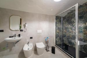 A bathroom at Residenza d'Epoca Galleria dell'Accademia