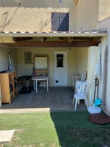 Patio nebo venkovní prostory v ubytování Pavilllon en corse chez Michel