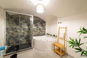 A bathroom at Residenza d'Epoca Galleria dell'Accademia