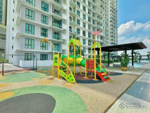 Ο χώρος παιχνιδιού για παιδιά στο The Platino Near Paradigm Mall By Stayrene