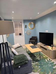Μια τηλεόραση ή/και κέντρο ψυχαγωγίας στο Maison La Plaine