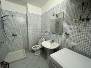 Photo de la galerie de l'établissement 5 minutes away from beach, à Durrës