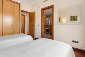 Zdjęcie z galerii obiektu Magnífico apartamento en complejo exclusivo con piscina cubierta - Gym - Sauna w Marbelli