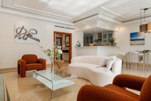 Zdjęcie z galerii obiektu Magnífico apartamento en complejo exclusivo con piscina cubierta - Gym - Sauna w Marbelli