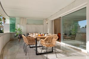 Zdjęcie z galerii obiektu Magnífico apartamento en complejo exclusivo con piscina cubierta - Gym - Sauna w Marbelli
