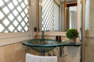 Zdjęcie z galerii obiektu Magnífico apartamento en complejo exclusivo con piscina cubierta - Gym - Sauna w Marbelli