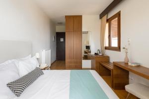 Postel nebo postele na pokoji v ubytování Blue Bay Halkidiki