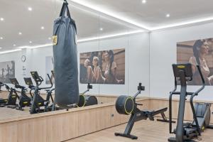 Zdjęcie z galerii obiektu Magnífico apartamento en complejo exclusivo con piscina cubierta - Gym - Sauna w Marbelli