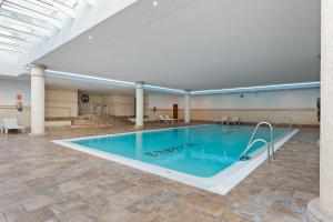 Zdjęcie z galerii obiektu Magnífico apartamento en complejo exclusivo con piscina cubierta - Gym - Sauna w Marbelli
